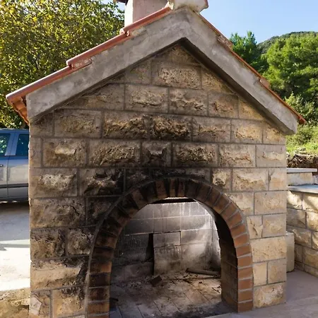 Memunic - One Bedroom With Garden View Apartment